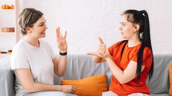 Entendendo a Língua de Sinais: Conceitos, Funcionamento e Curiosidades