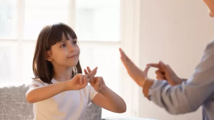 Benefícios Cognitivos do Aprendizado de Libras para Crianças